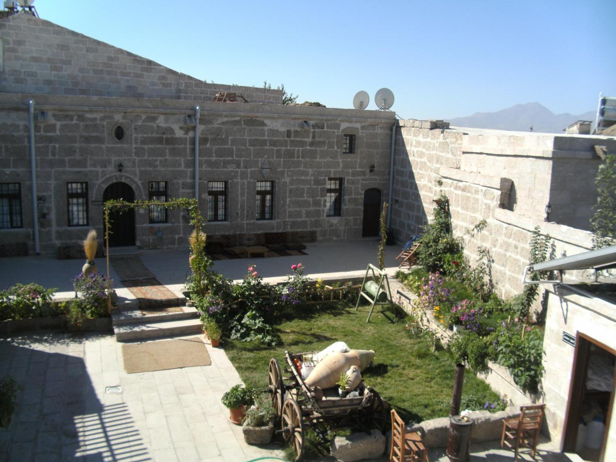 Osmanoglu Hotel Guzelyurt Exterior foto